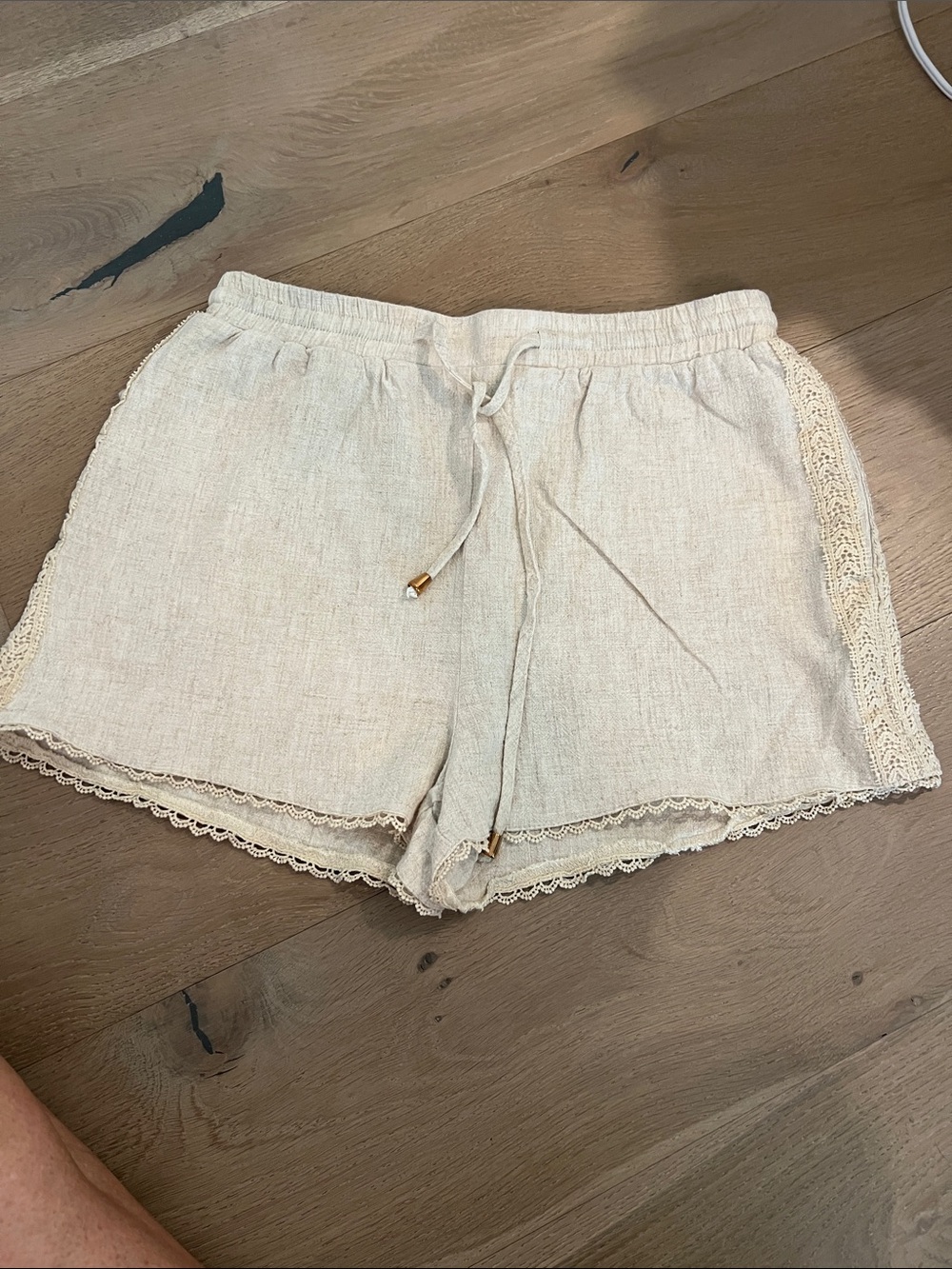 Linen-Blend Cream Crochet Trim Women's Shorts